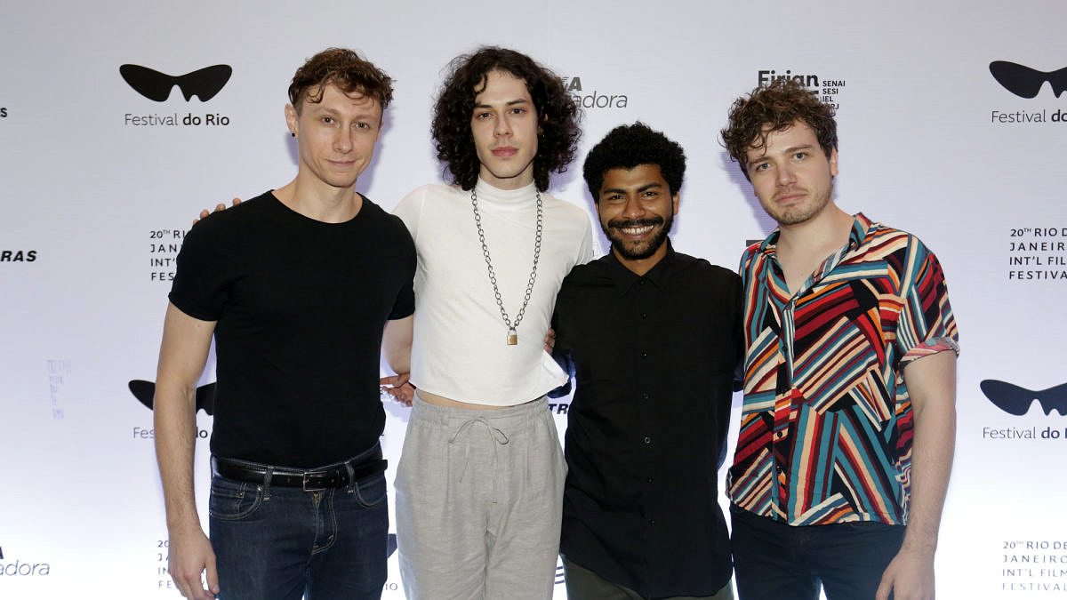 Márcio Reolon, Shico Menegat, Bruno Fernandes e Filipe Matzembacher apresentam "Tinta Bruta" no Festival do Rio (Foto: Rogério Resende | Divulgação)