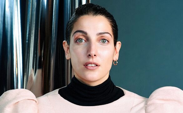 Clarice Falcão sobre quarentena, baladas e "dar tudo que as gays pediram" (Foto: Pedro Pinho | Divulgação)