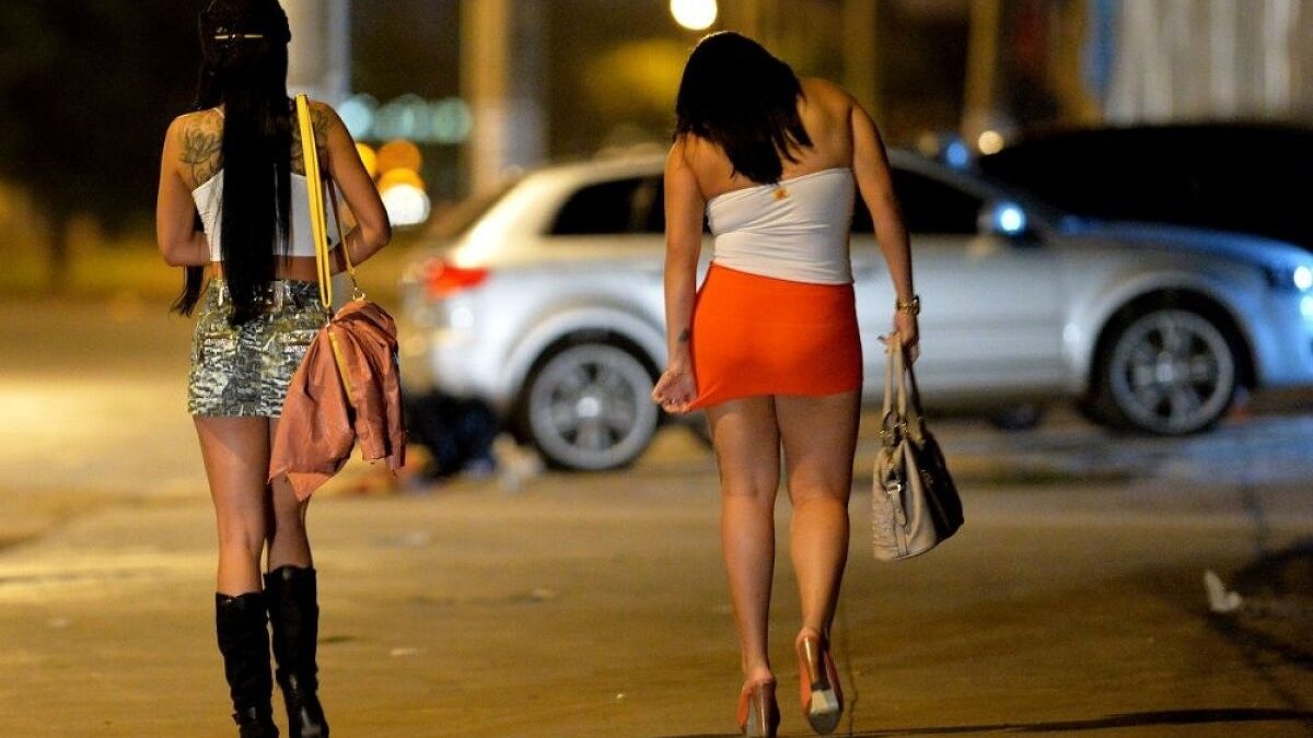 Travestis e trans profissionais do sexo sofrem com pandemia da covid-19