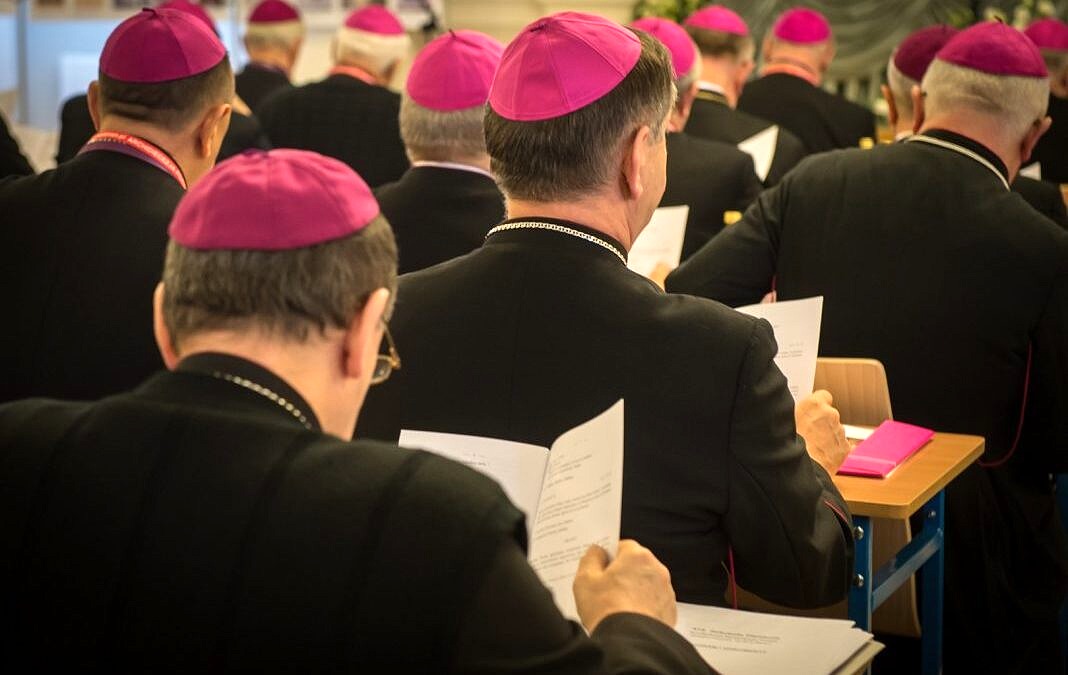 Bispos poloneses querem criar clínicas para "converterem" LGBTs (Foto: Divulgação | Press Office of the Polish Bishops’ Conference)