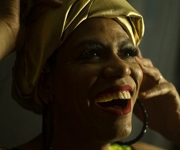 Valéria Barcellos: Cantora, preta, trans e viva (Foto: Theo Tajes | Revista Híbrida)