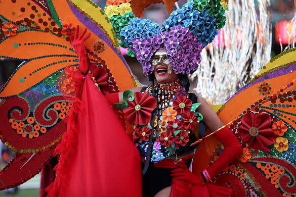 Austrália reúne mais de 36 mil pessoas em Parada LGBTI+ do Mardi Gras de Sydney (Foto: AP)
