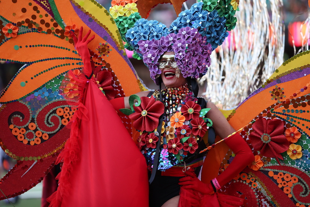 Austrália reúne mais de 36 mil pessoas em Parada LGBTI+ do Mardi Gras de Sydney (Foto: AP)