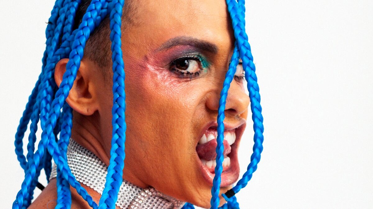 Silvero Pereira fotografado por Rafael Monteiro para a 7ª edição da Revista Híbrida: "Movimento"