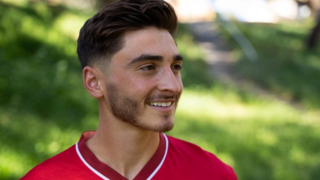 O australiano Josh Cavallo é o primeiro jogador de futebol da primeira divisão a se declarar publicamente como homossexual (Foto: AUFC)