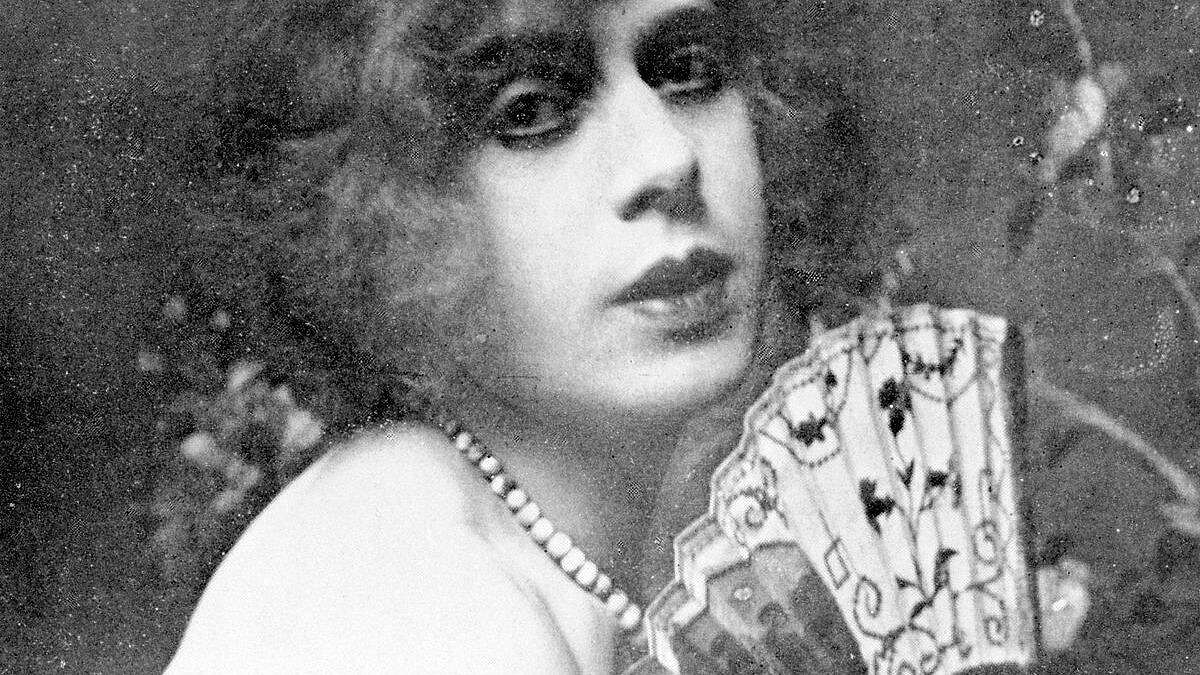 Lili Elbe, a verdadeira Garota Dinamarquesa [Foto do livro "Fra mand til kvinde", de Niels Hoyer]