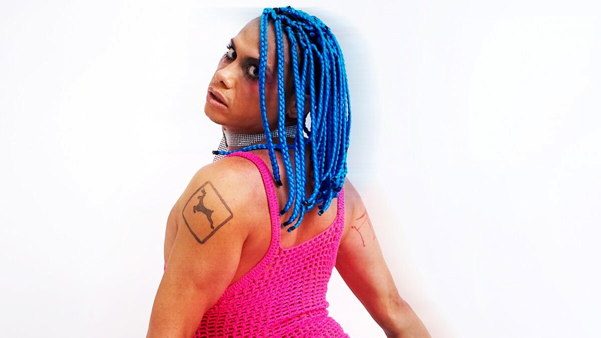 Silvero Pereira fala sobre a nova abordagem à história de Zaqueu no remake de "Pantanal" (Foto: Rafael Monteiro | Revista Híbrida)