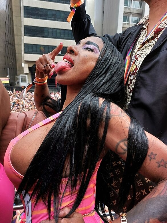 Aleluia, graças a Inês Brasil (Foto: João Ker | Revista Híbrida)