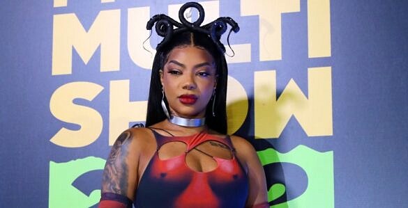 Ludmilla no tapete vermelho do Prêmio Multishow 2022 (Foto: Reprodução Twitter)