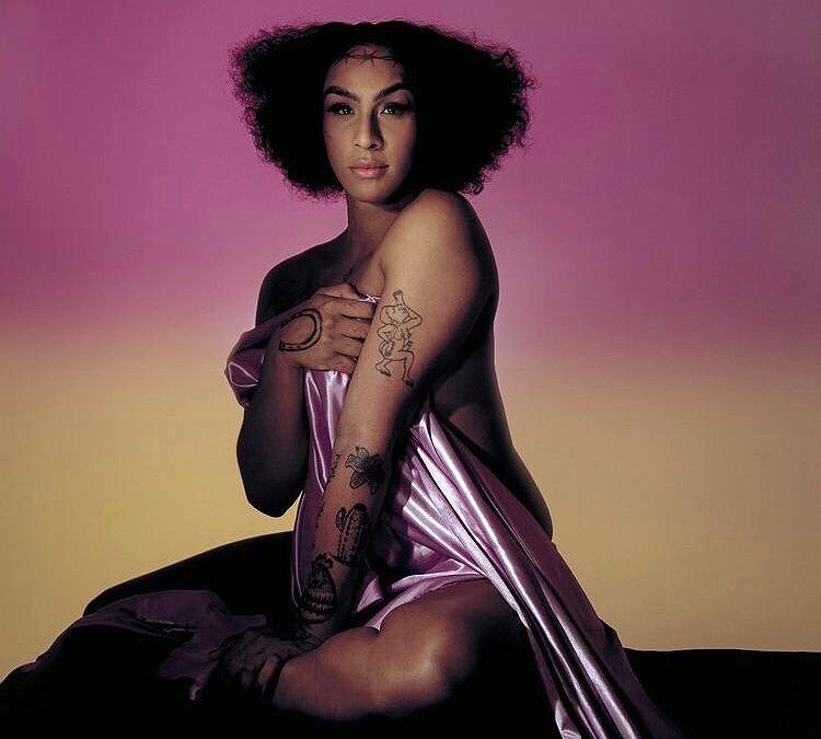 Linn da Quebrada será homenageada com o prêmio Ícone Mix na 30ª edição do Festival Mix Brasil [Foto: Wallace Domingues/Divulgação]