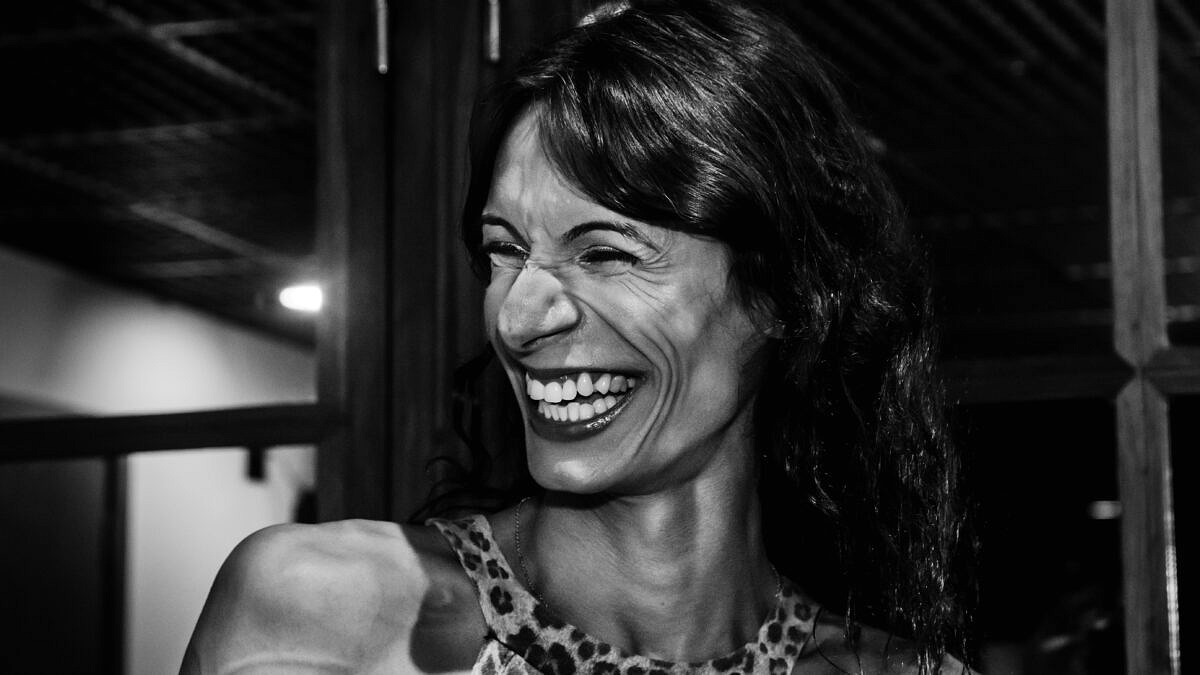 Renata sorrindo [Foto: Danilo Galvão / Nereu Jr]