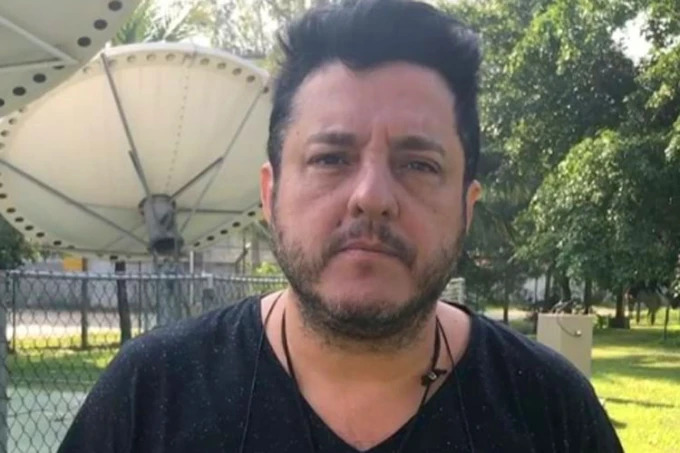O cantor Bruno, da dupla sertaneja com Marrone, foi denunciado por transfobia após episódio em que perguntou sobre os órgãos genitais da repórter Lisa Gomes, que é transexual (Foto: Reprodução Twitter)