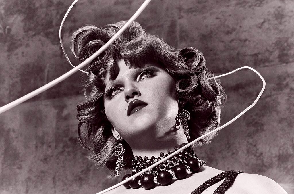 Mia Badgyal sobre seu disco de estreia, "EMERGÊNCIA": "Quero que as pessoas realmente me levem a sério" (Foto: Divulgação)