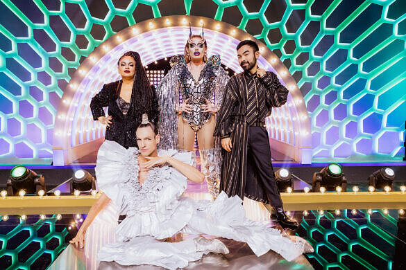 Bruna Braga, Grag Queen, Dudu Bertholini e Mauro Sousa no palco de "RuPaul's Drag Race Brasil" [Foto: Divulgação]