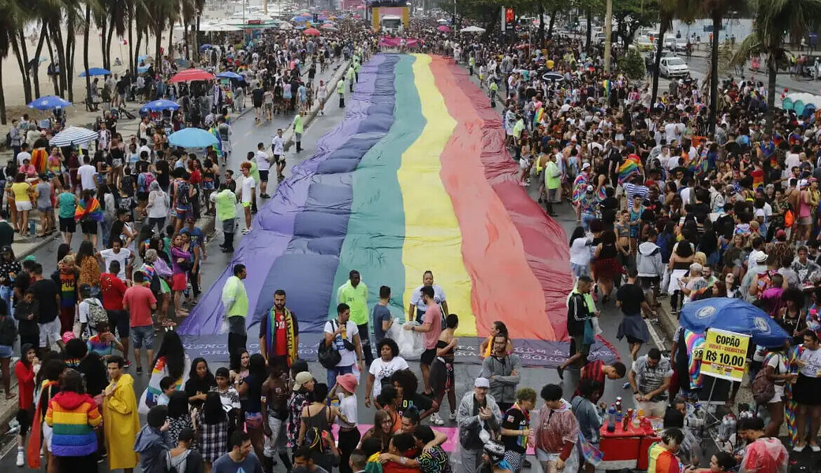 Parada LGBTQIA+ do Rio, organizada pelo Grupo Arco-Íris [Foto: Tomaz Silva/Agência Brasil]