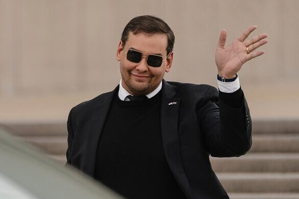 Gay e conservador, George Santos tem o mandato como deputado federal cassado pela Câmara dos Representantes dos EUA (Foto: Reprodução Twitter / @MrSantosNY)