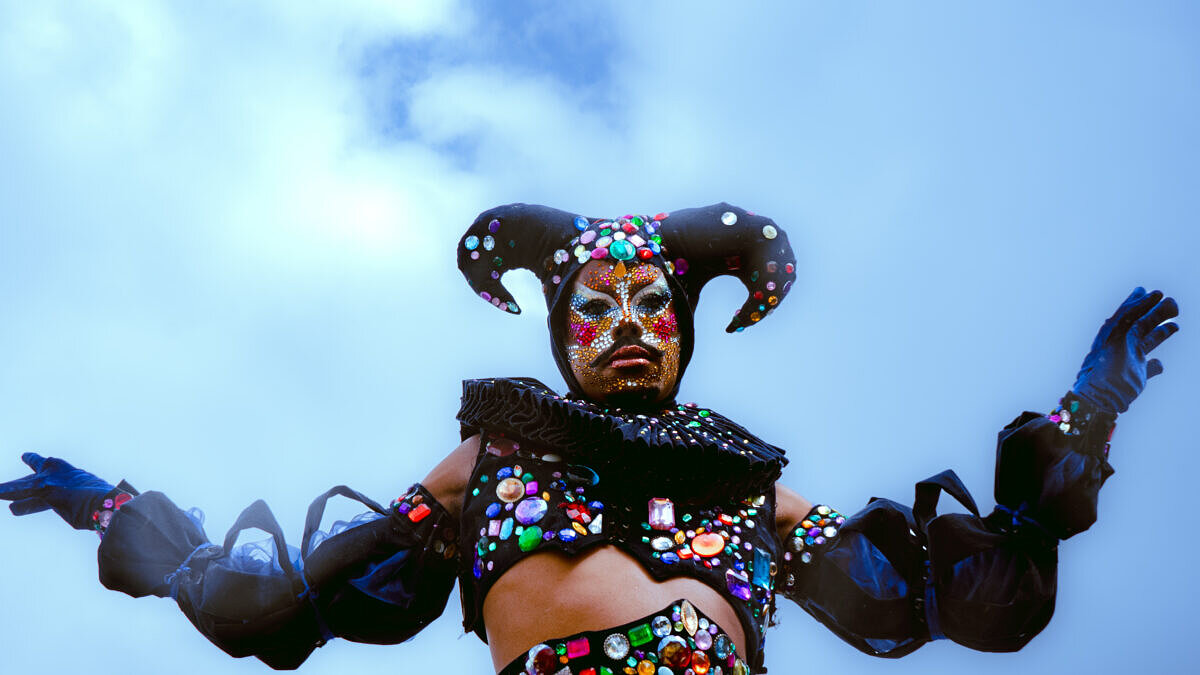 Organzza fotografada na Sapucaí por Veve Milk (Foto: Híbrida)