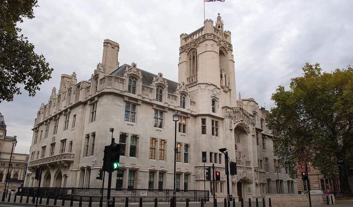 Suprema Corte do Reino Unido define que mulheres trans não estão incluídas na definição legal de "mulher" (Foto: Divulgação)