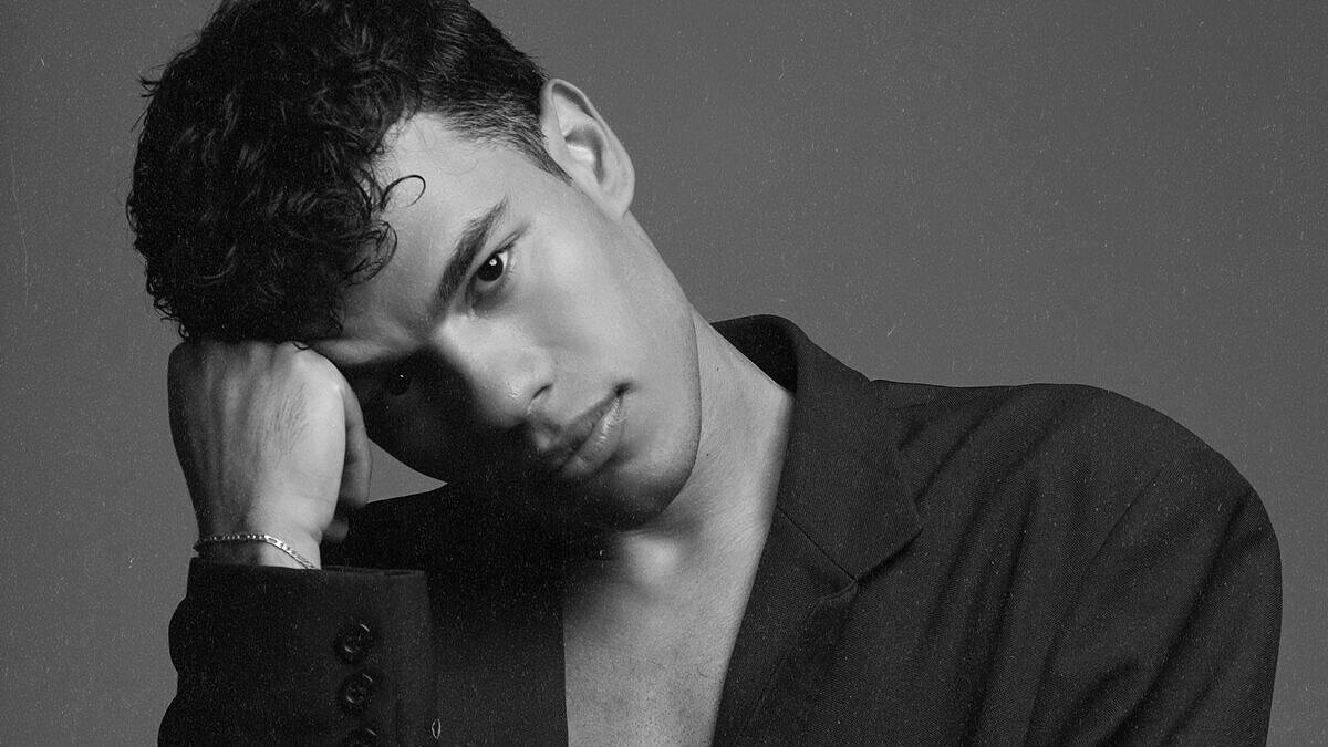 João Pedro Mariano vive agora os louros do sucesso com sua estreia em "Baby" (Foto: Fabio Audi)