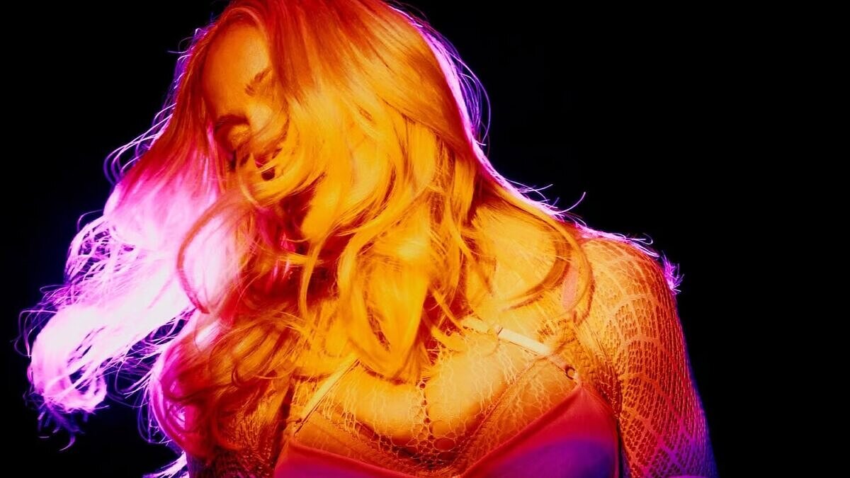 Madonna consagra a balada e leva a terapia pra pista no “Confessions II”