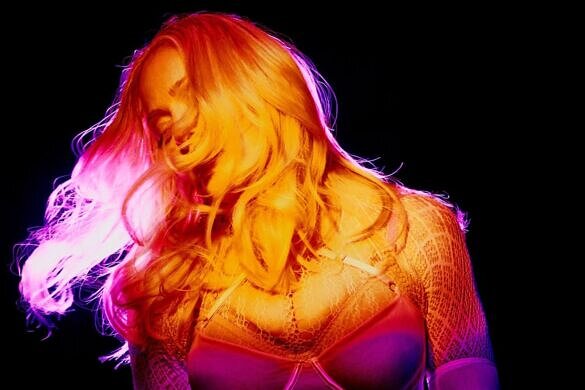 Depois de 21 anos, Madonna lança Confessions II, o "irmão espiritual" do disco lançado em 2005. Leia a review do álbum (Foto: Divulgação)